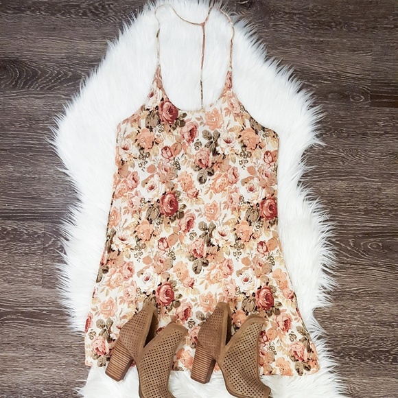 Brandy Melville Dresses & Skirts - NWOT John Galt Floral T-Back Dress